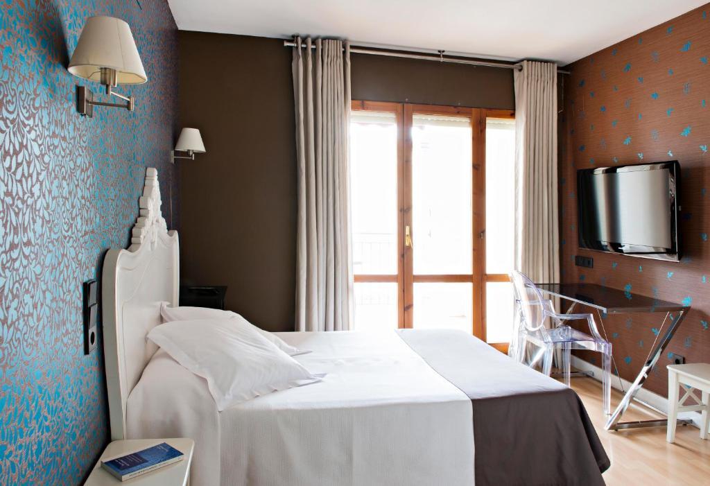 Hospedium Hostal Un Punto Chic Χουέσκα Δωμάτιο φωτογραφία