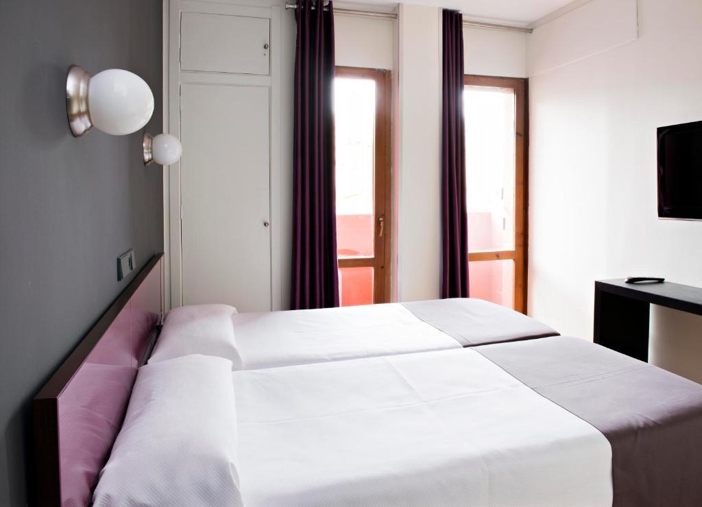 Hospedium Hostal Un Punto Chic Χουέσκα Δωμάτιο φωτογραφία