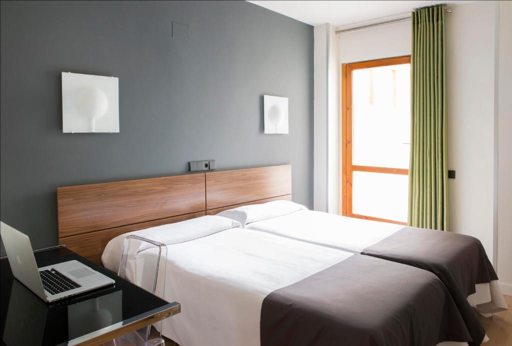 Hospedium Hostal Un Punto Chic Χουέσκα Δωμάτιο φωτογραφία