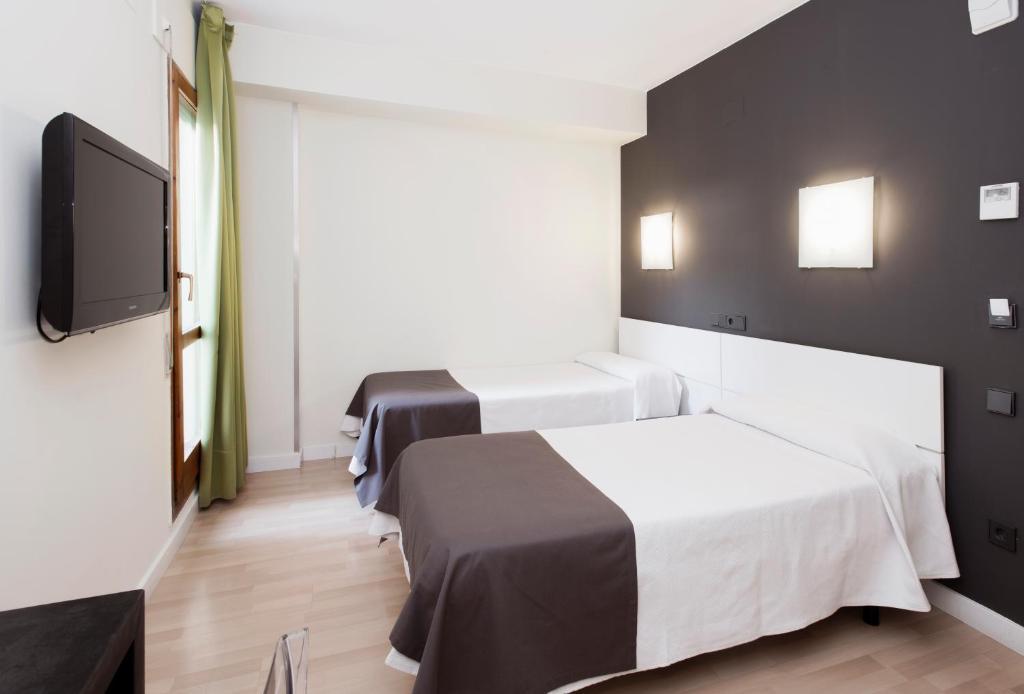 Hospedium Hostal Un Punto Chic Χουέσκα Εξωτερικό φωτογραφία