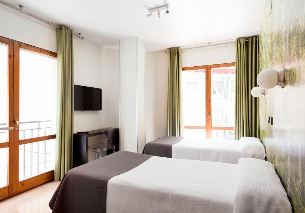 Hospedium Hostal Un Punto Chic Χουέσκα Εξωτερικό φωτογραφία