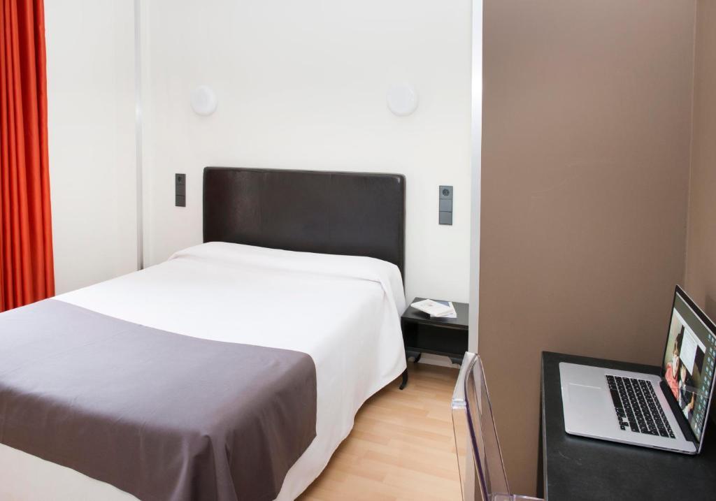Hospedium Hostal Un Punto Chic Χουέσκα Δωμάτιο φωτογραφία
