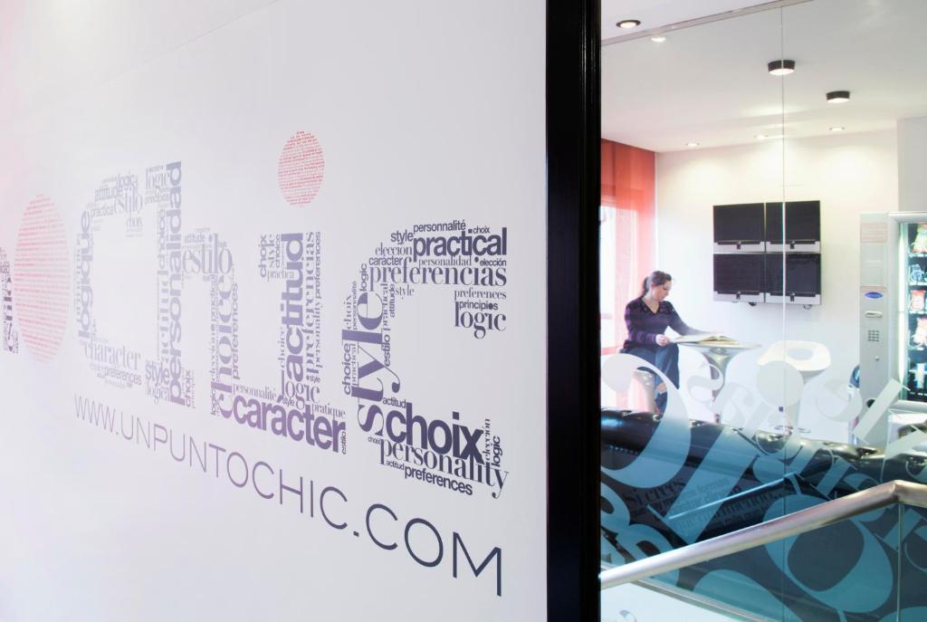 Hospedium Hostal Un Punto Chic Χουέσκα Εξωτερικό φωτογραφία