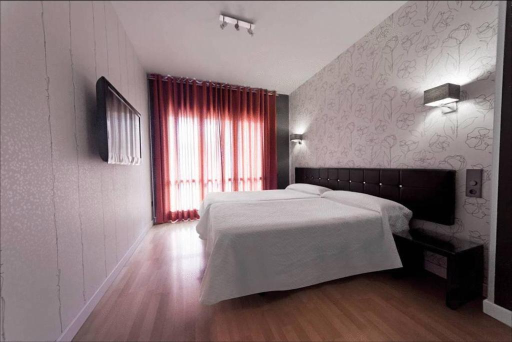 Hospedium Hostal Un Punto Chic Χουέσκα Εξωτερικό φωτογραφία
