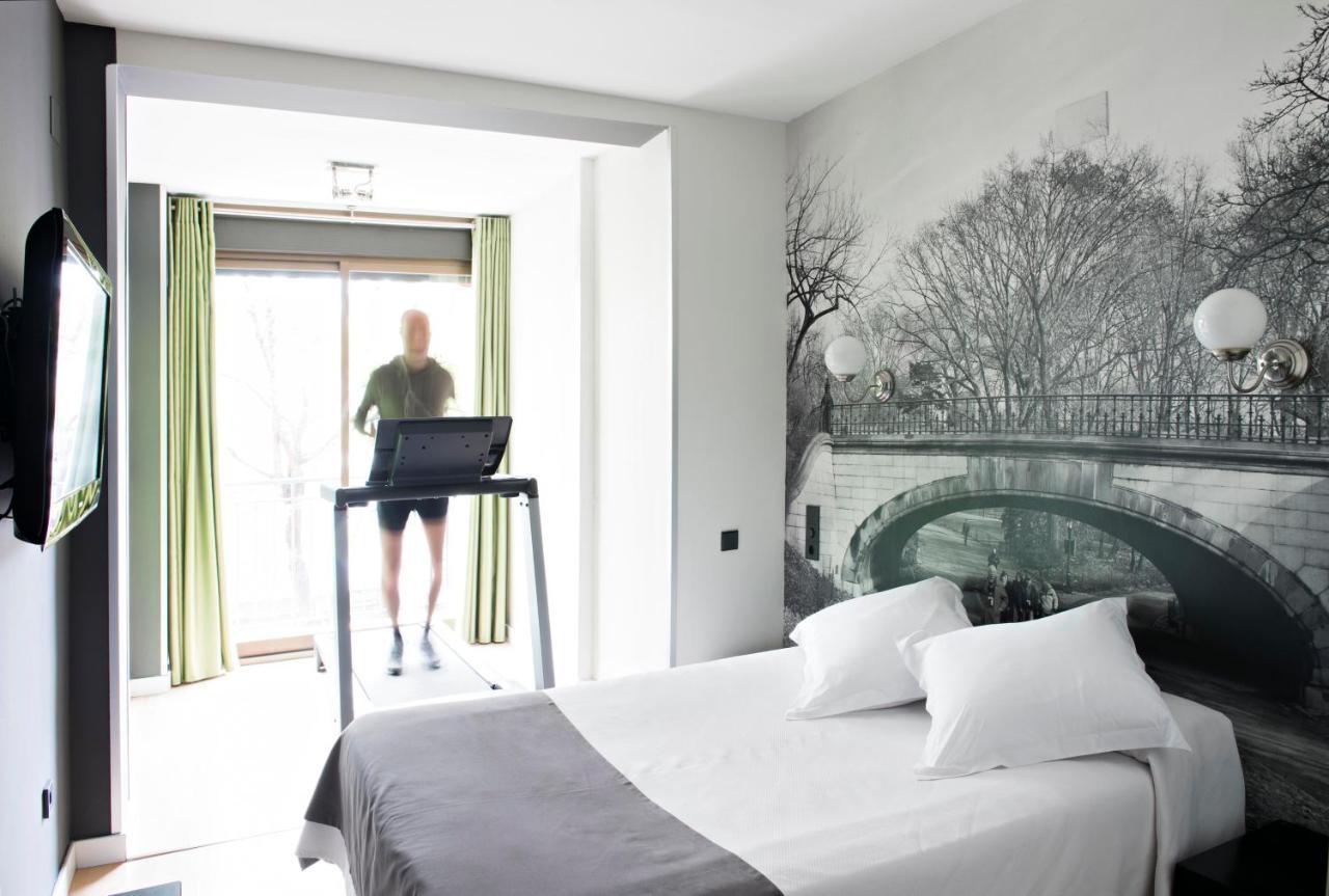 Hospedium Hostal Un Punto Chic Χουέσκα Δωμάτιο φωτογραφία